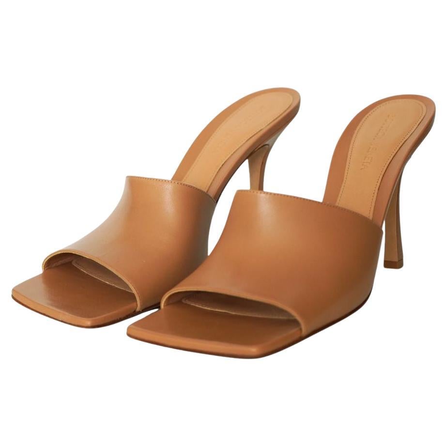 Bottega Veneta Nude Lambskin Square Toe Heel Mule Sandal sz 41 en vente