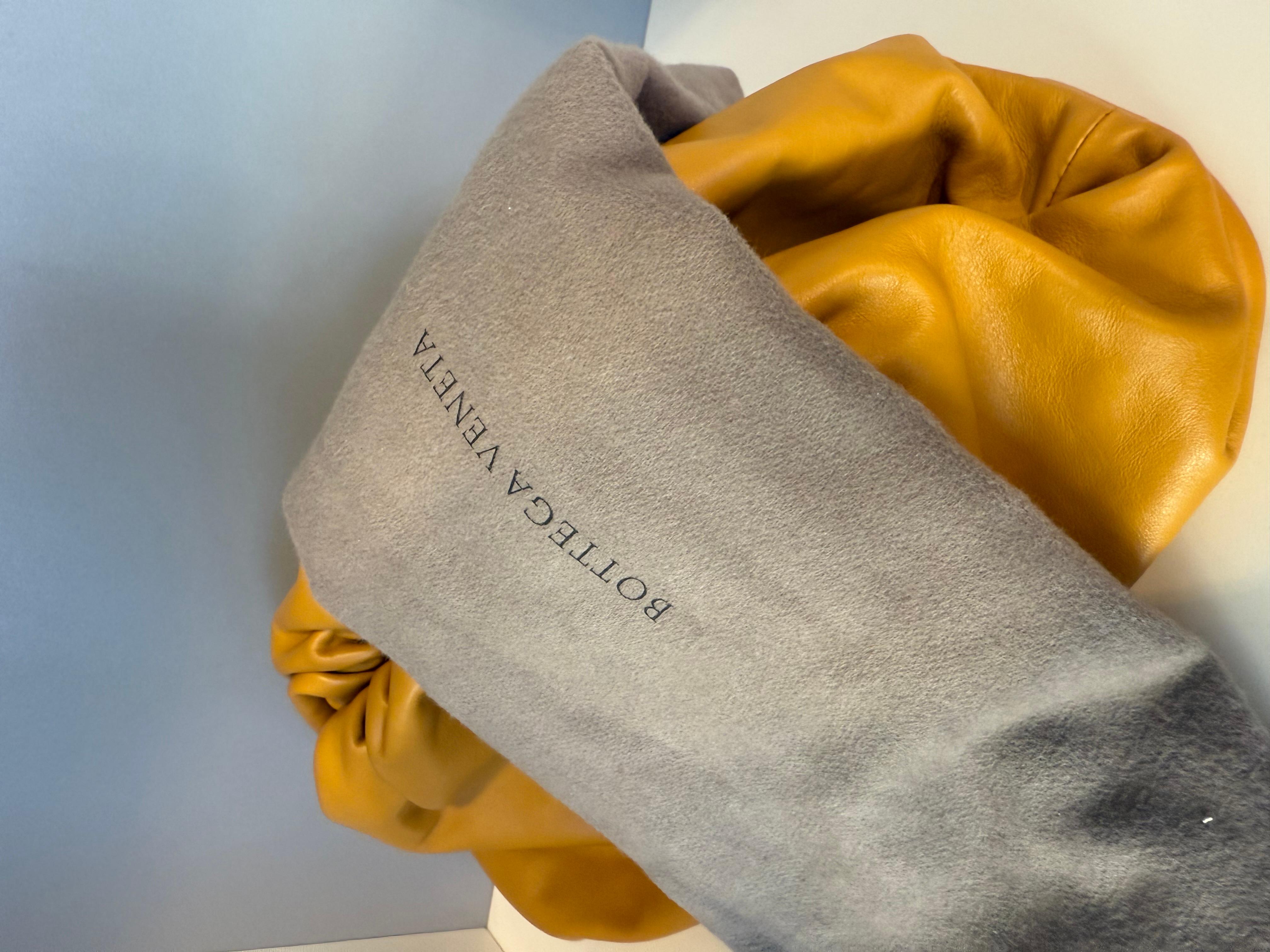 Bottega Veneta Bolsa de piel ocre en venta 5