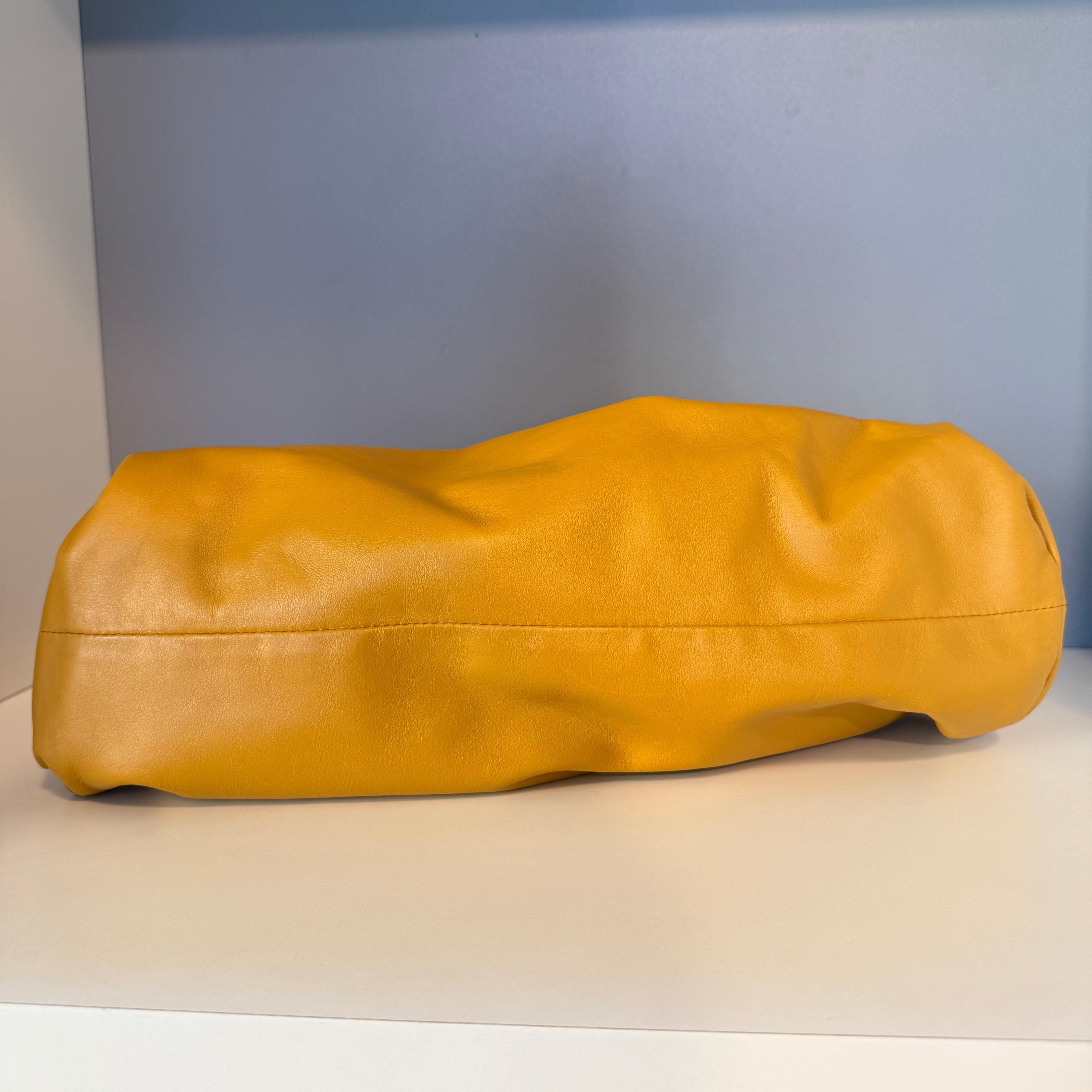 Femenino o masculino Bottega Veneta Bolsa de piel ocre en venta