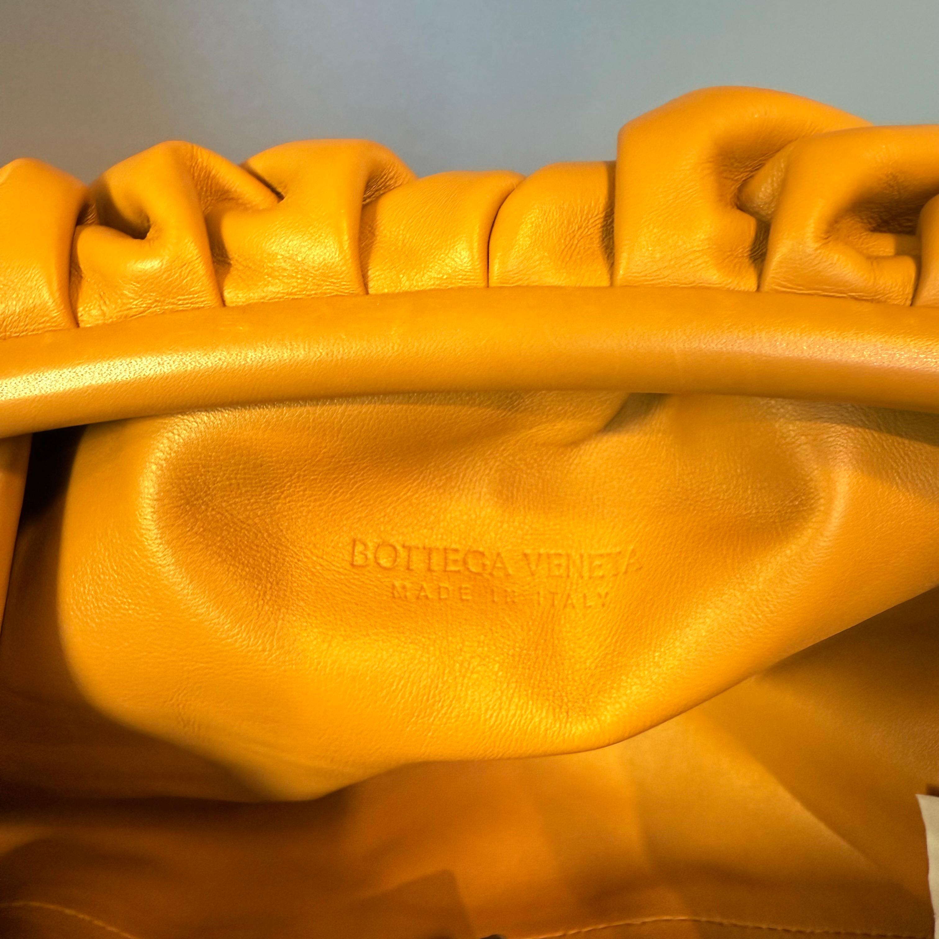 Bottega Veneta Bolsa de piel ocre en venta 3