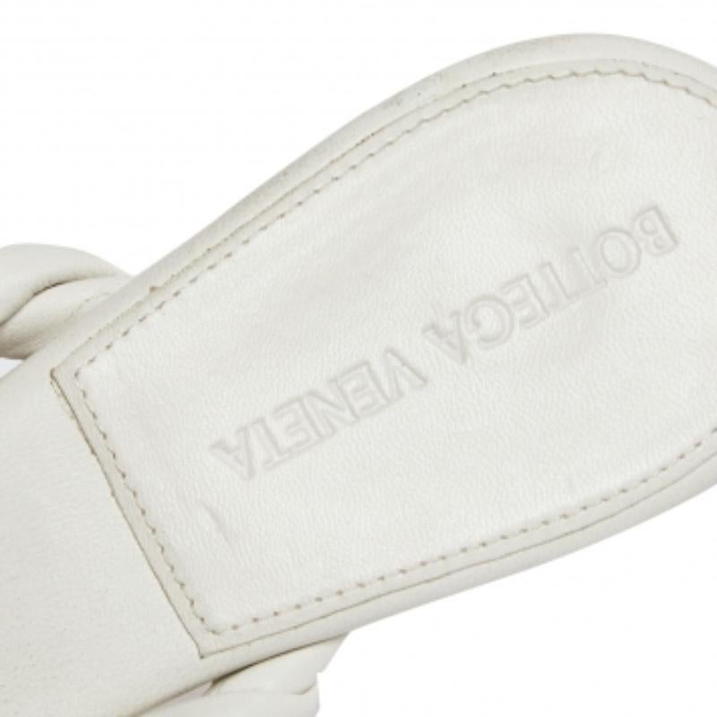 Bottega Veneta Off White geflochtenes Leder & Ketten-Thong aus geflochtenem Leder  Sandalen Größe 39 1