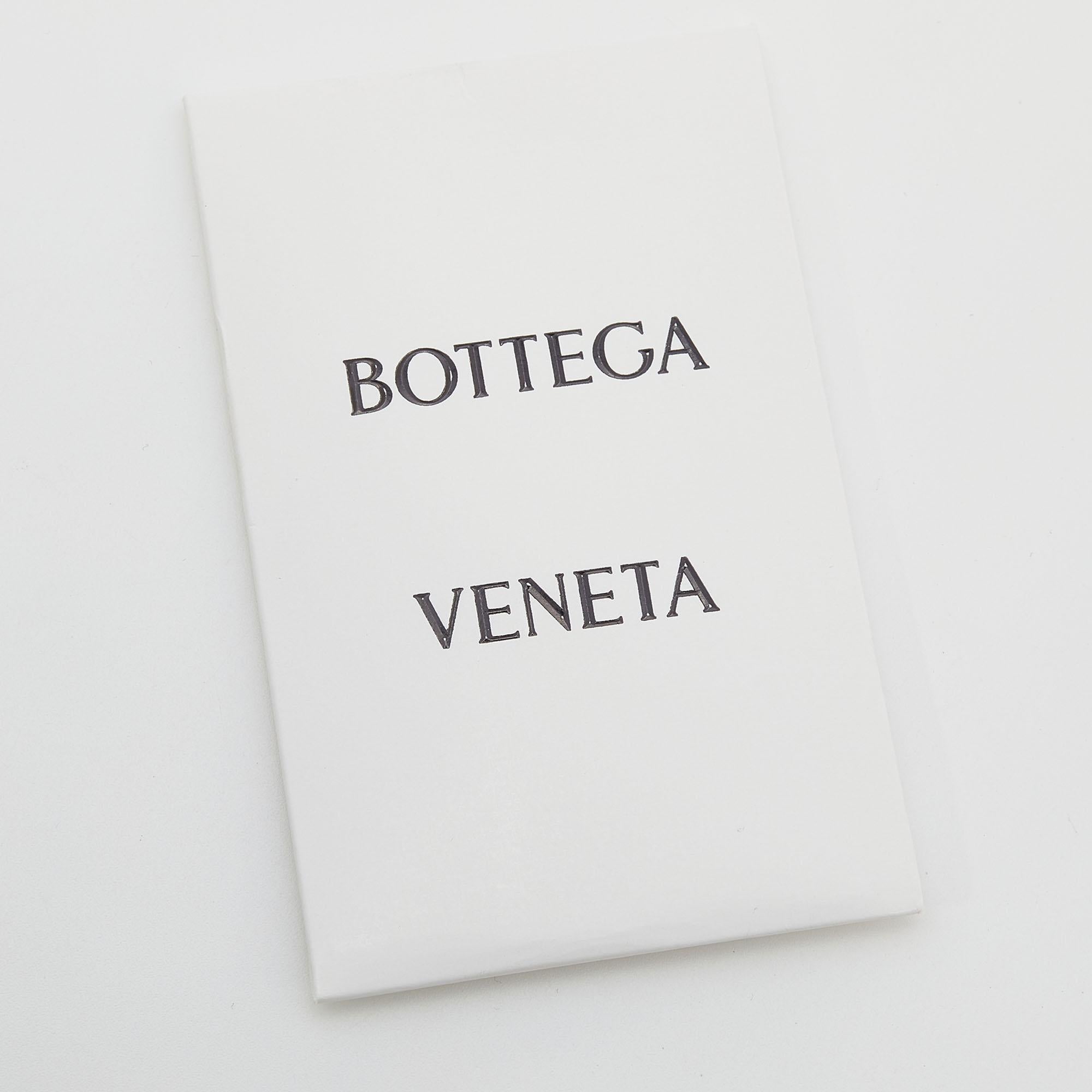 Bottega Veneta Off White Leather Pouch Clutch 4