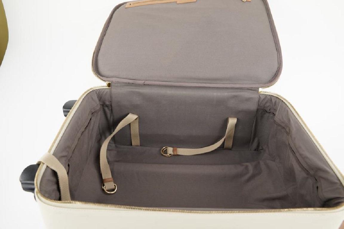 Bottega Veneta Off-White Rolling Luggage Tolley Suitcase 381bot225 Bon état - En vente à Dix hills, NY