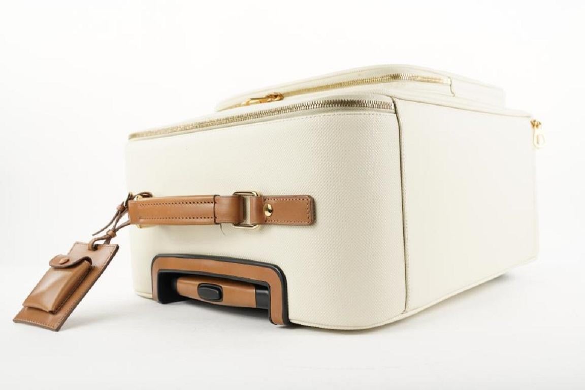 Bottega Veneta Off-White Rolling Luggage Tolley Suitcase 381bot225 en vente 1