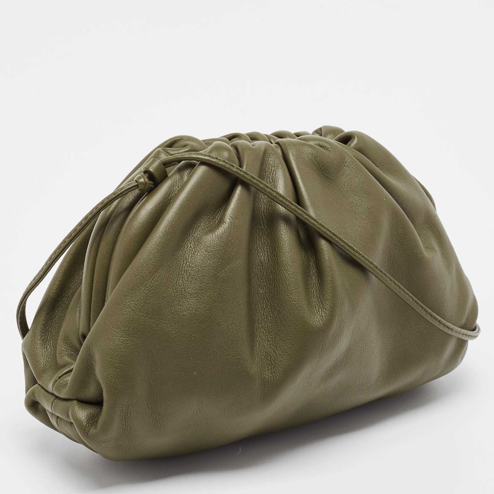 Bottega Veneta Olive Green Leather Mini The Pouch Bag In Good Condition In Dubai, Al Qouz 2
