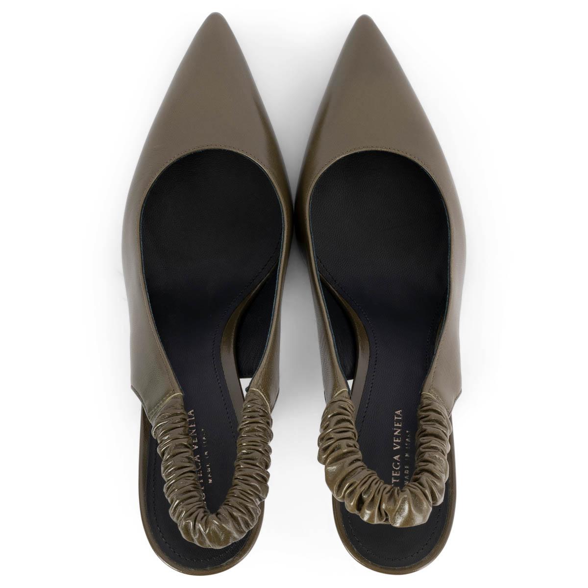 BOTTEGA VENETA olive green leather POINTED TOE Slingbacks Shoes 39 In New Condition In Zürich, CH