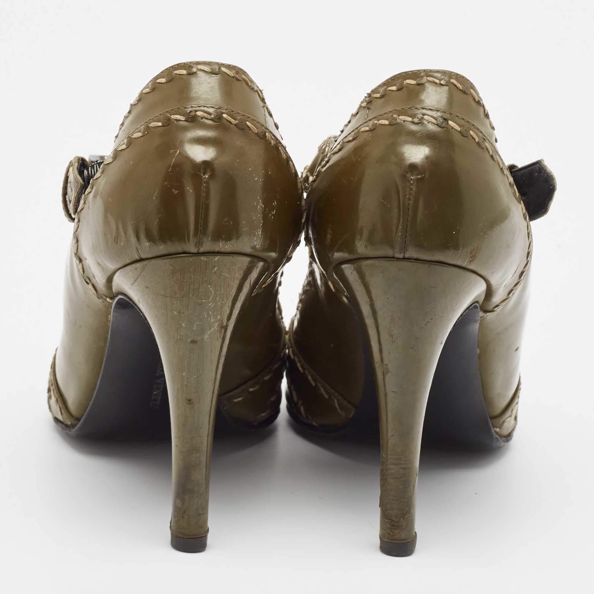 Women's Bottega Veneta Olive Green Patent Leather Mary Jane Pumps Size 40 For Sale