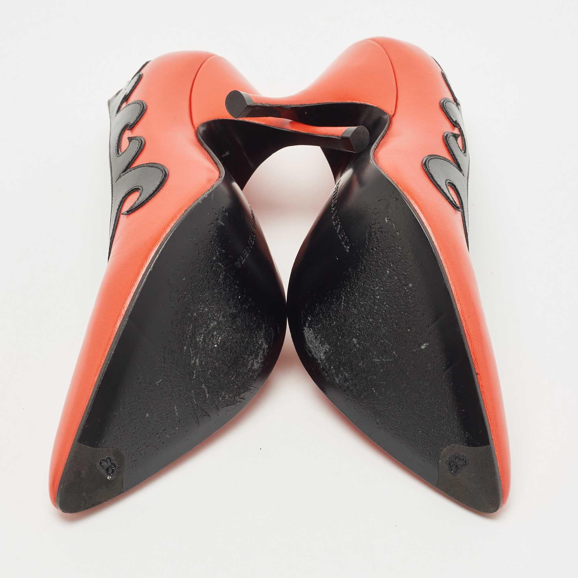 Bottega Veneta Orange/Black Leather Pumps Size 38 For Sale 4
