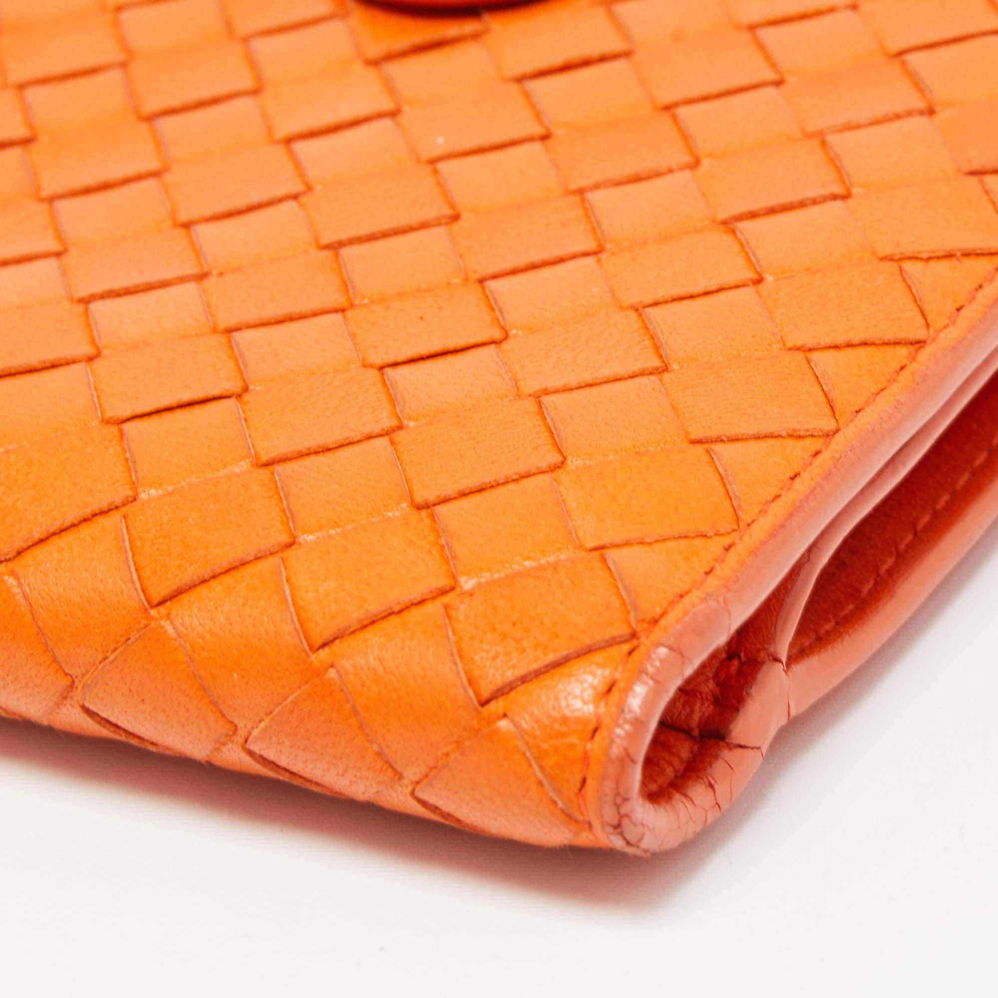 Bottega Veneta Orange Intrecciato Leather Bifold Zip Wallet For Sale 6