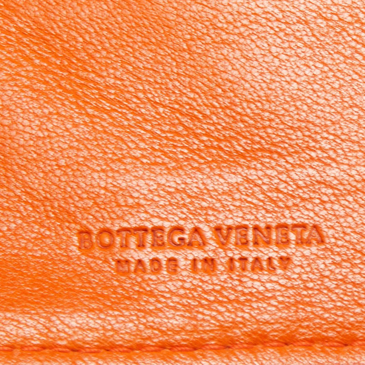 Bottega Veneta Orange Intrecciato Leather Bifold Zip Wallet For Sale 3
