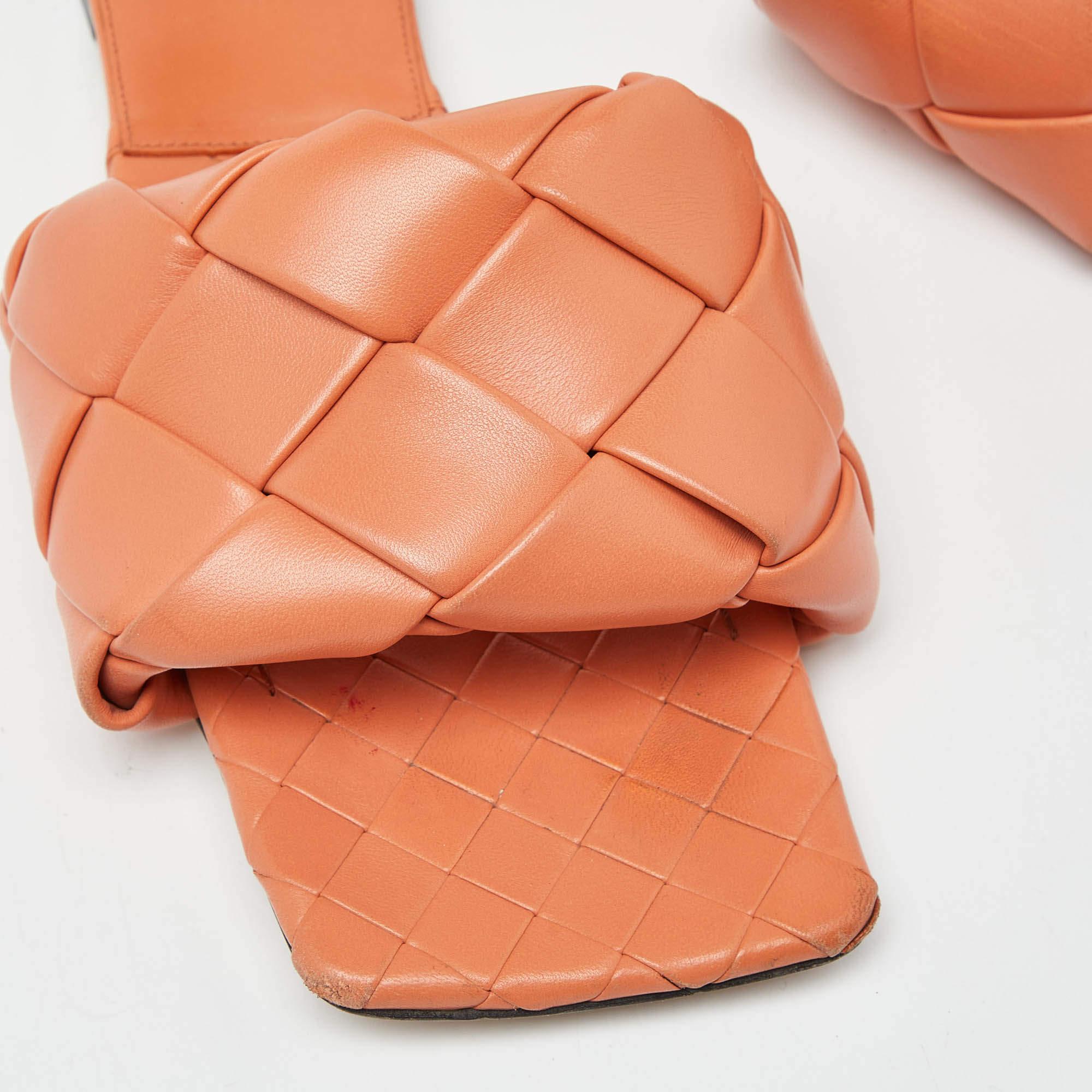 Women's Bottega Veneta Orange Intrecciato Leather Lido Flat Slides Size 41 For Sale
