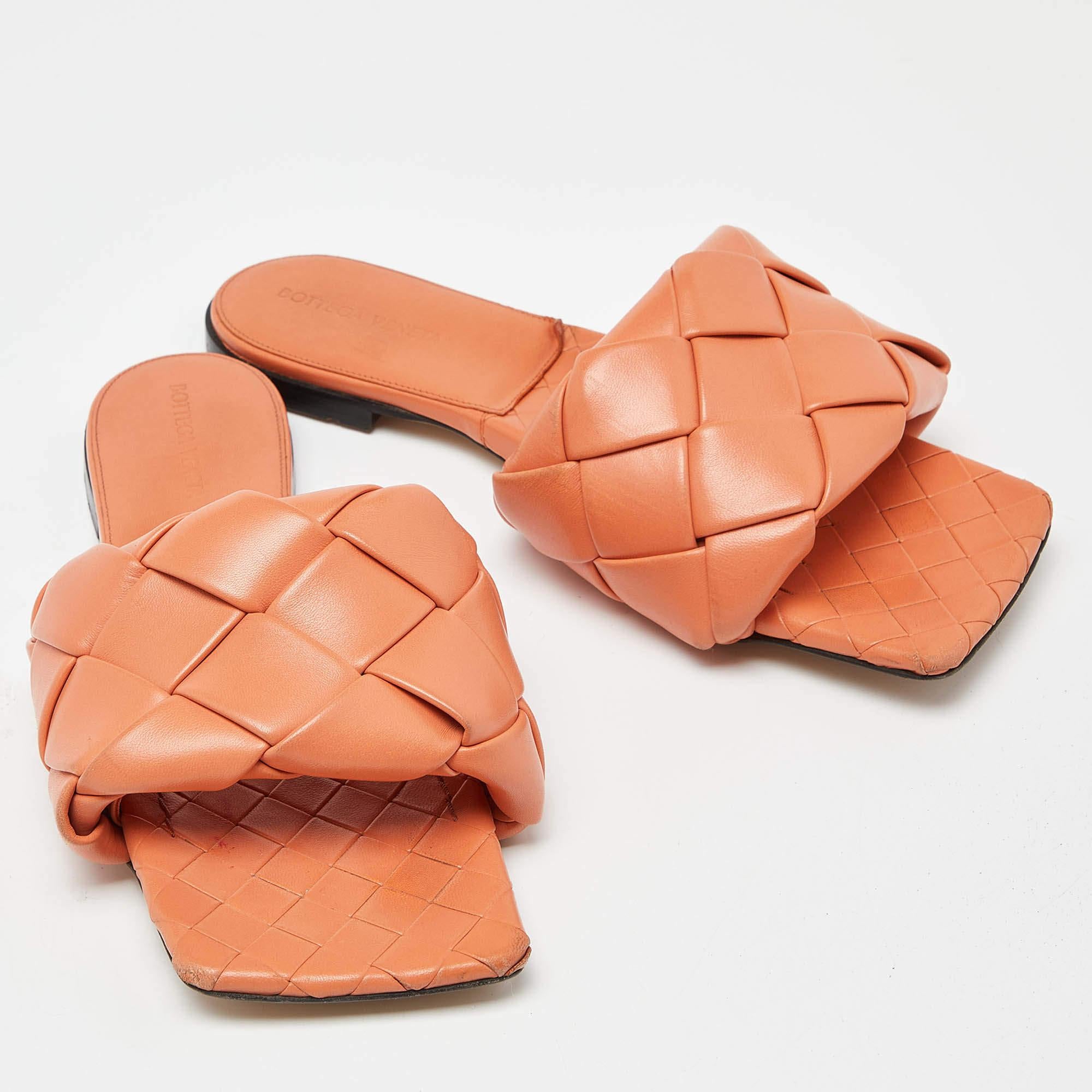 Bottega Veneta Orange Intrecciato Leather Lido Flat Slides Size 41 For Sale 1
