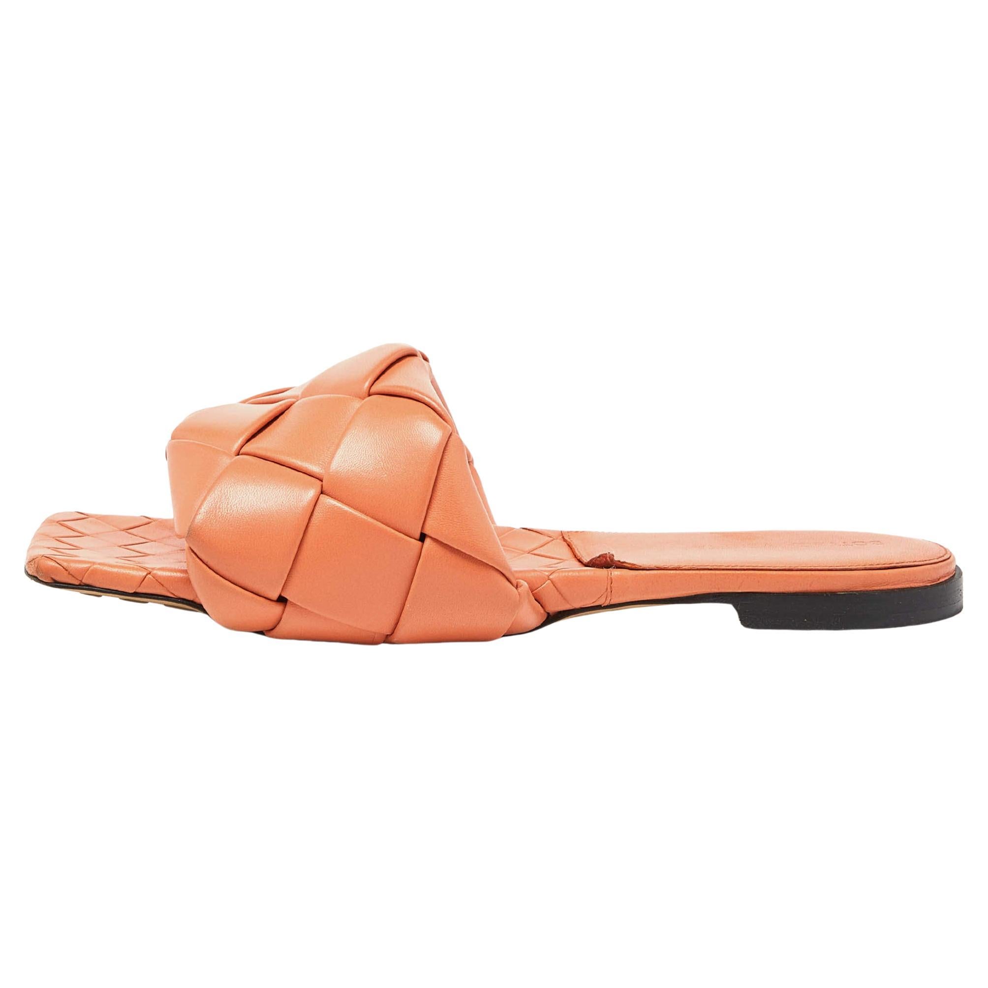 Bottega Veneta Orange Intrecciato Leather Lido Flat Slides Size 41 For Sale