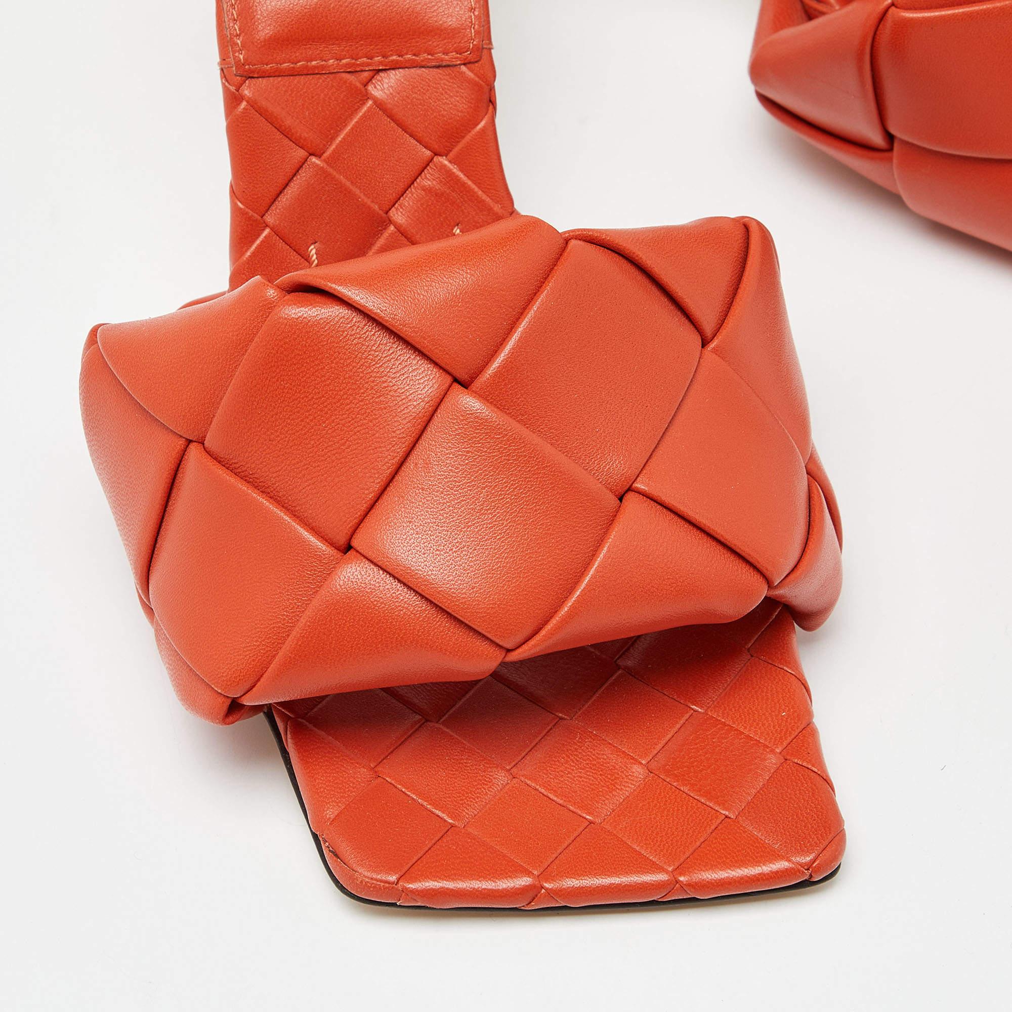 Bottega Veneta Orange Intrecciato Leather Lido Sandals Size 37 For Sale 2
