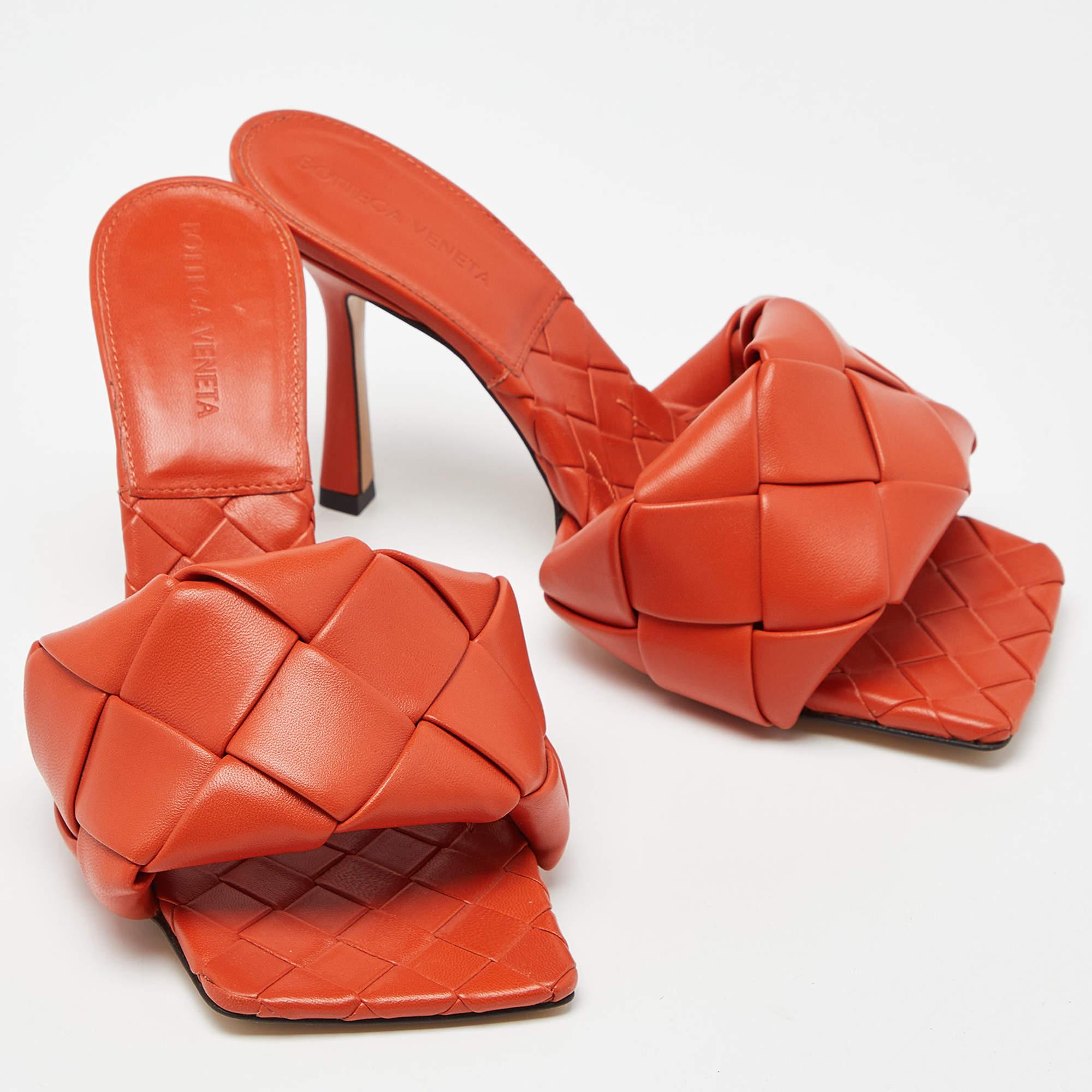 Bottega Veneta Orange Intrecciato Leather Lido Sandals Size 37 For Sale 3