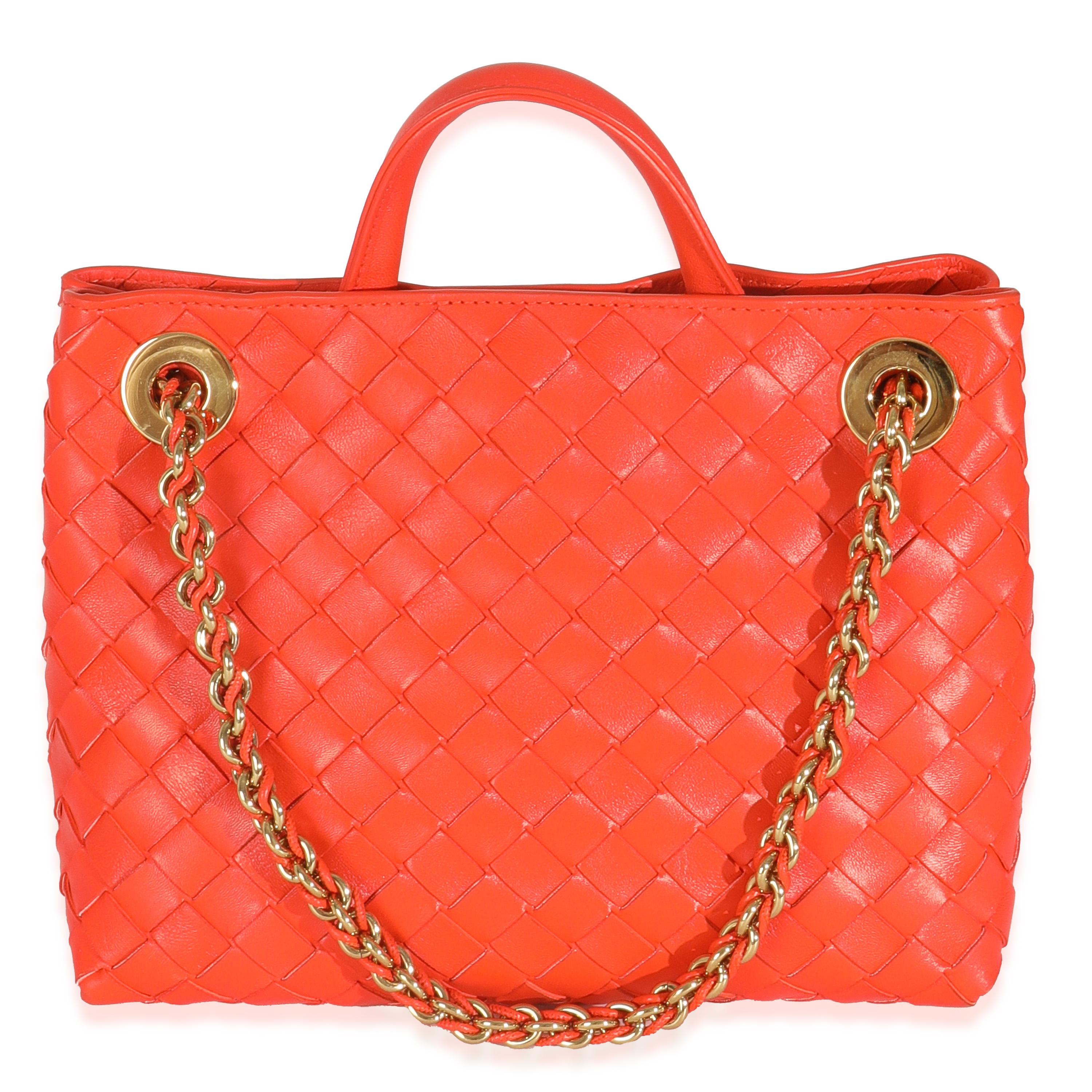 Auflistung Titel: Bottega Veneta Orange Nappa Intrecciato Kleine Andiamo mit Kette
SKU: 146590
MSRP: 4900.00 USD
Zustand: Gebraucht 
Handtasche Zustand: Sehr gut
Bemerkungen zum Zustand: Artikel ist in sehr gutem Zustand mit geringen