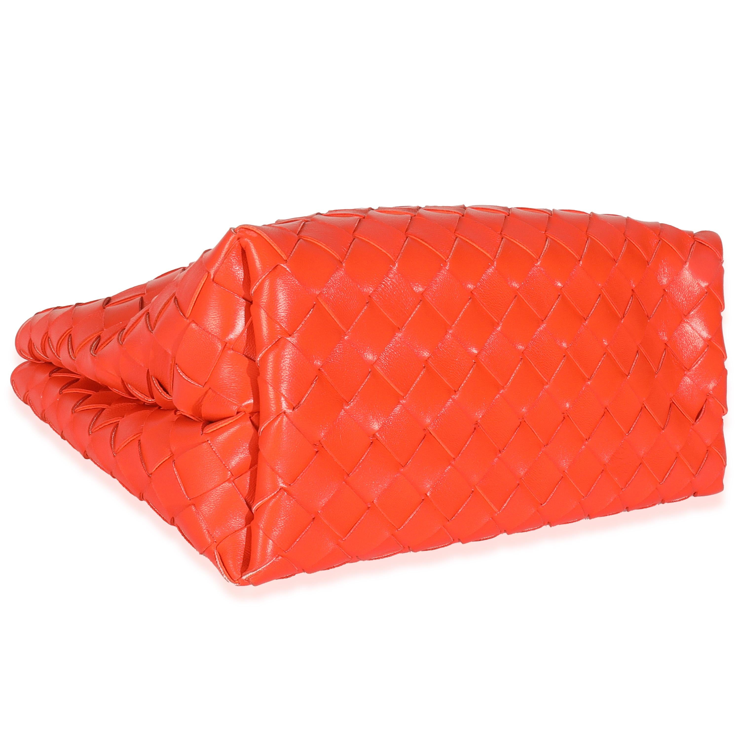 Bottega Veneta Orange Nappa Intrecciato Kleine Andiamo mit Kette für Damen oder Herren im Angebot