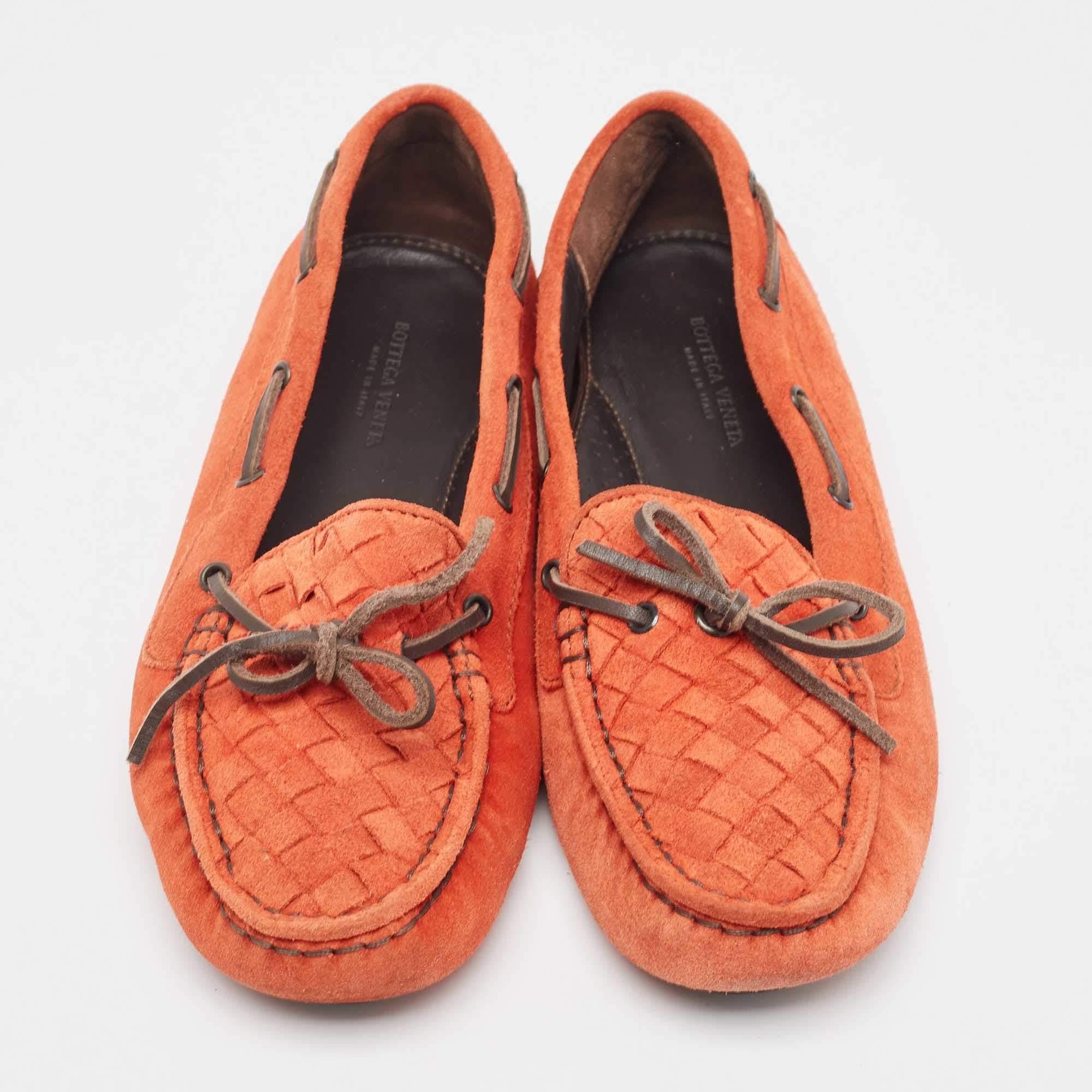 Arancia Bottega Veneta - Mocassini con fiocco in pelle scamosciata arancione Taglia 36