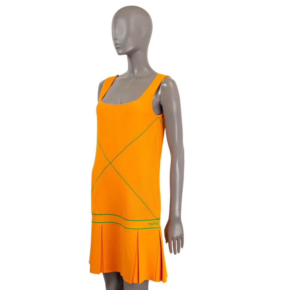 BOTTEGA VENETA orange viscose 2022 SLEEVELESS PLEATED MINI KNIT Dress M In Excellent Condition For Sale In Zürich, CH