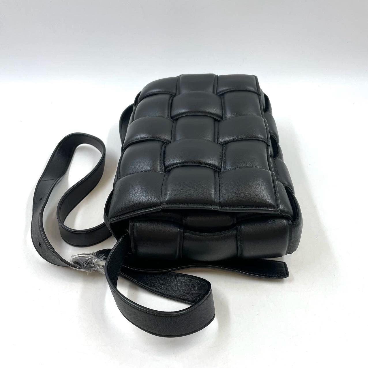 Bottega Veneta Padded Cassette Black Leather In Excellent Condition For Sale In AUBERVILLIERS, FR