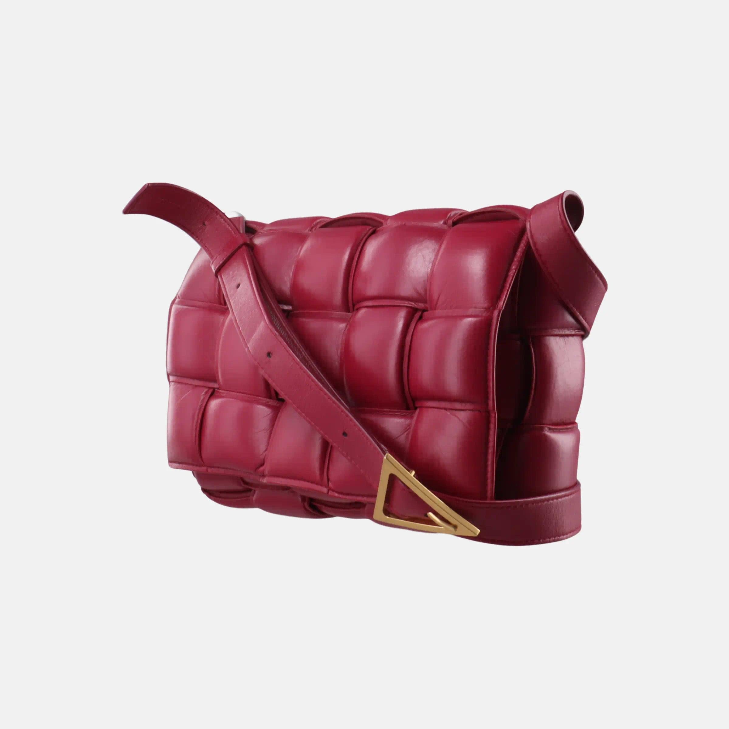 Bottega Veneta Padded Cassette Burgundy Red Leather In Good Condition For Sale In AUBERVILLIERS, FR