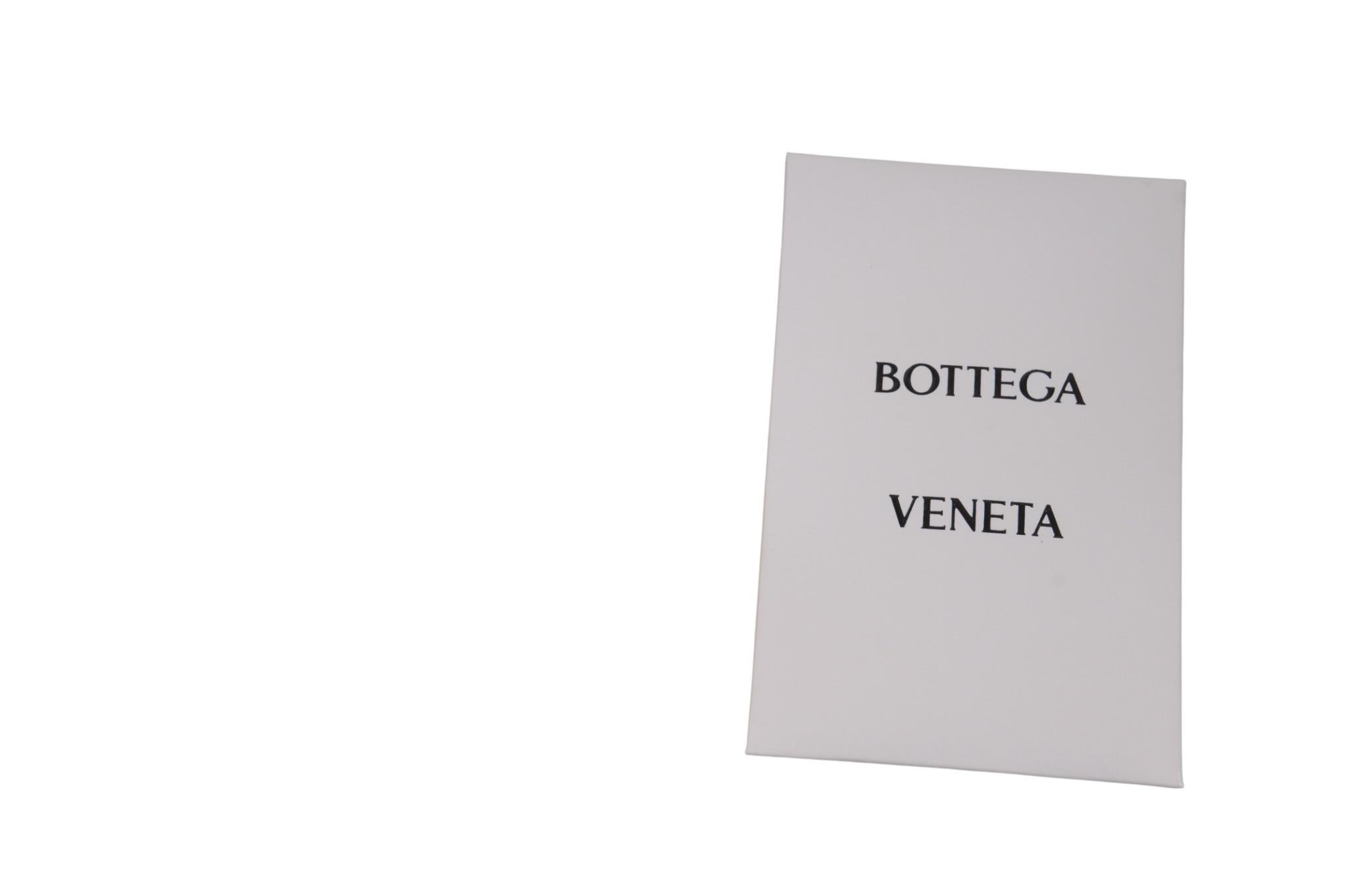 Bottega Veneta - Sac à bandoulière à cassette paddée - Cuir Intrecciato jaune en vente 6