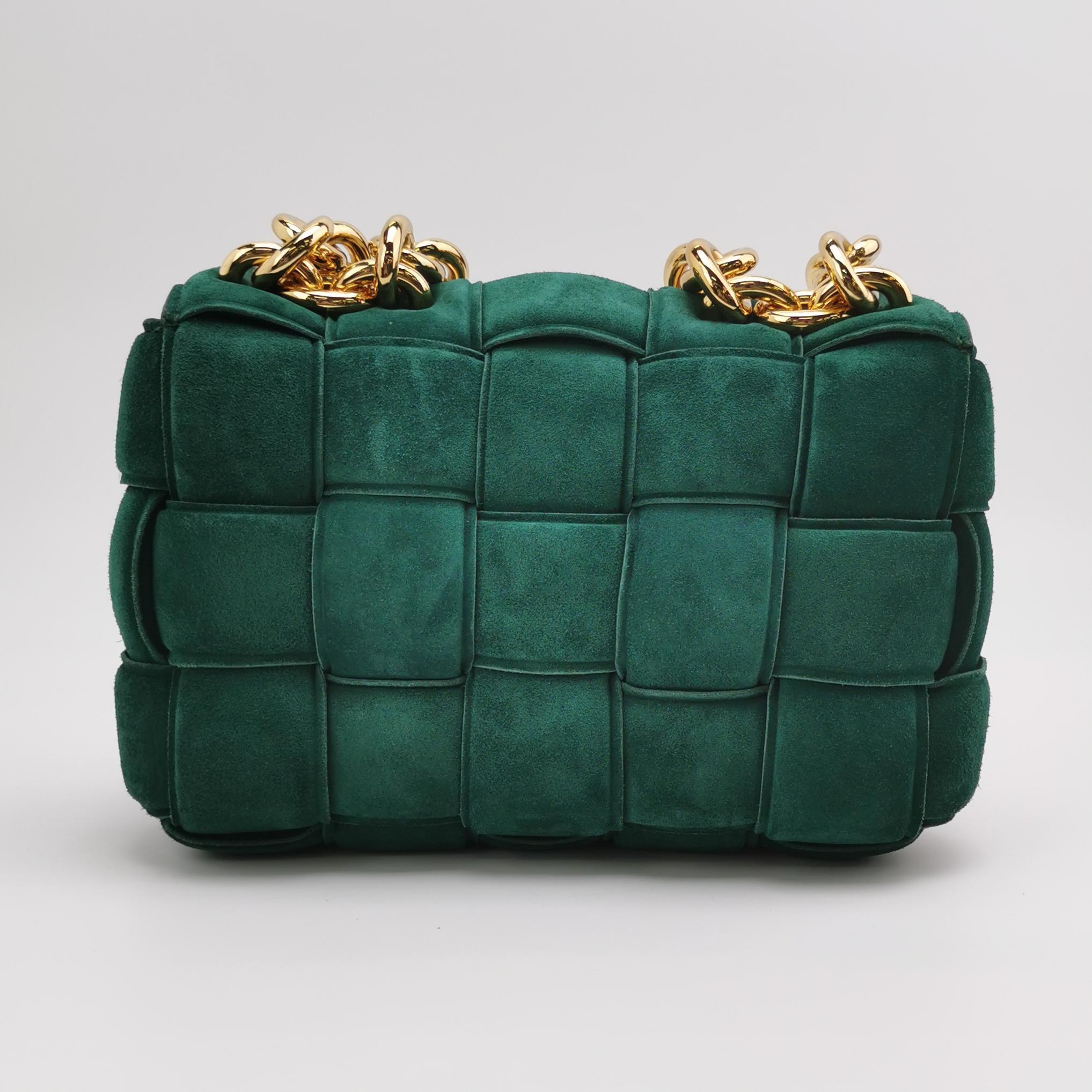 Bottega Veneta Cassette acolchado Piel de ante Verde oscuro Cadena dorada en Excelente estado para la venta en AUBERVILLIERS, FR
