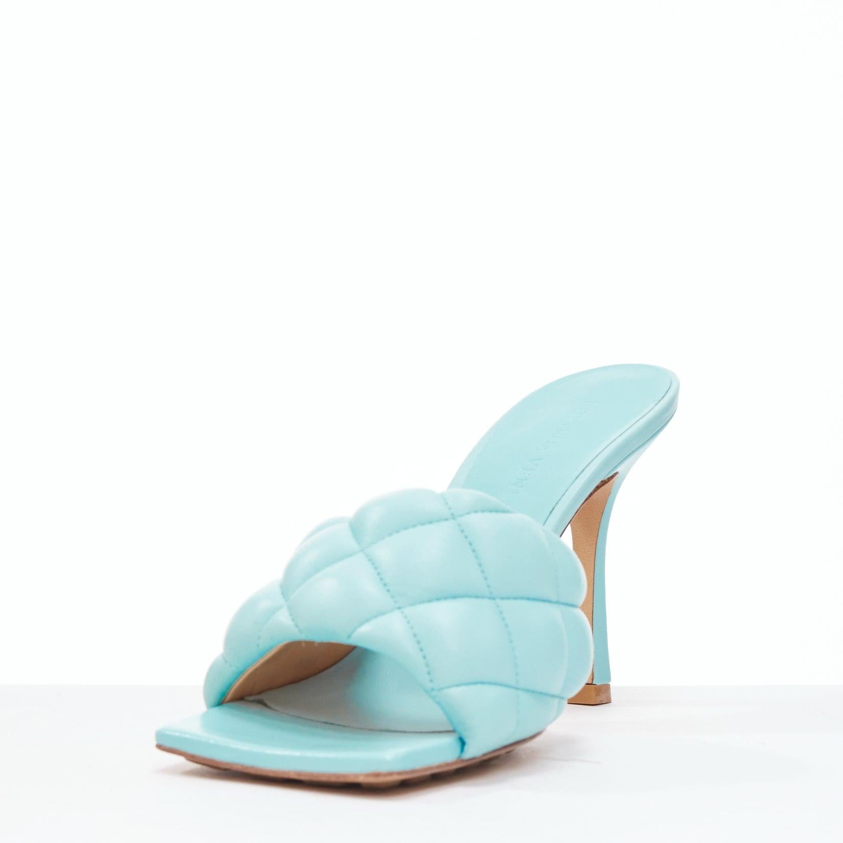 BOTTEGA VENETA Sandalias mule con puntera cuadrada abierta de piel azul Matelasse acolchada EU37 en Bueno estado para la venta en Hong Kong, NT