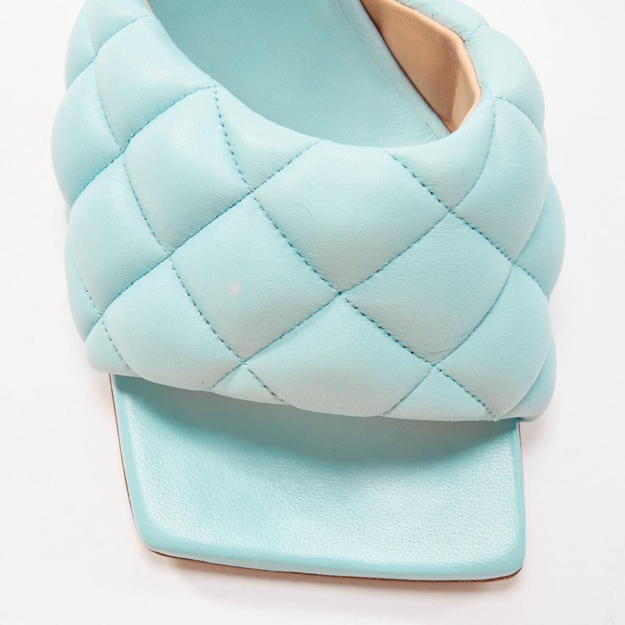 BOTTEGA VENETA Sandalias mule con puntera cuadrada abierta de piel azul Matelasse acolchada EU37 en venta 1