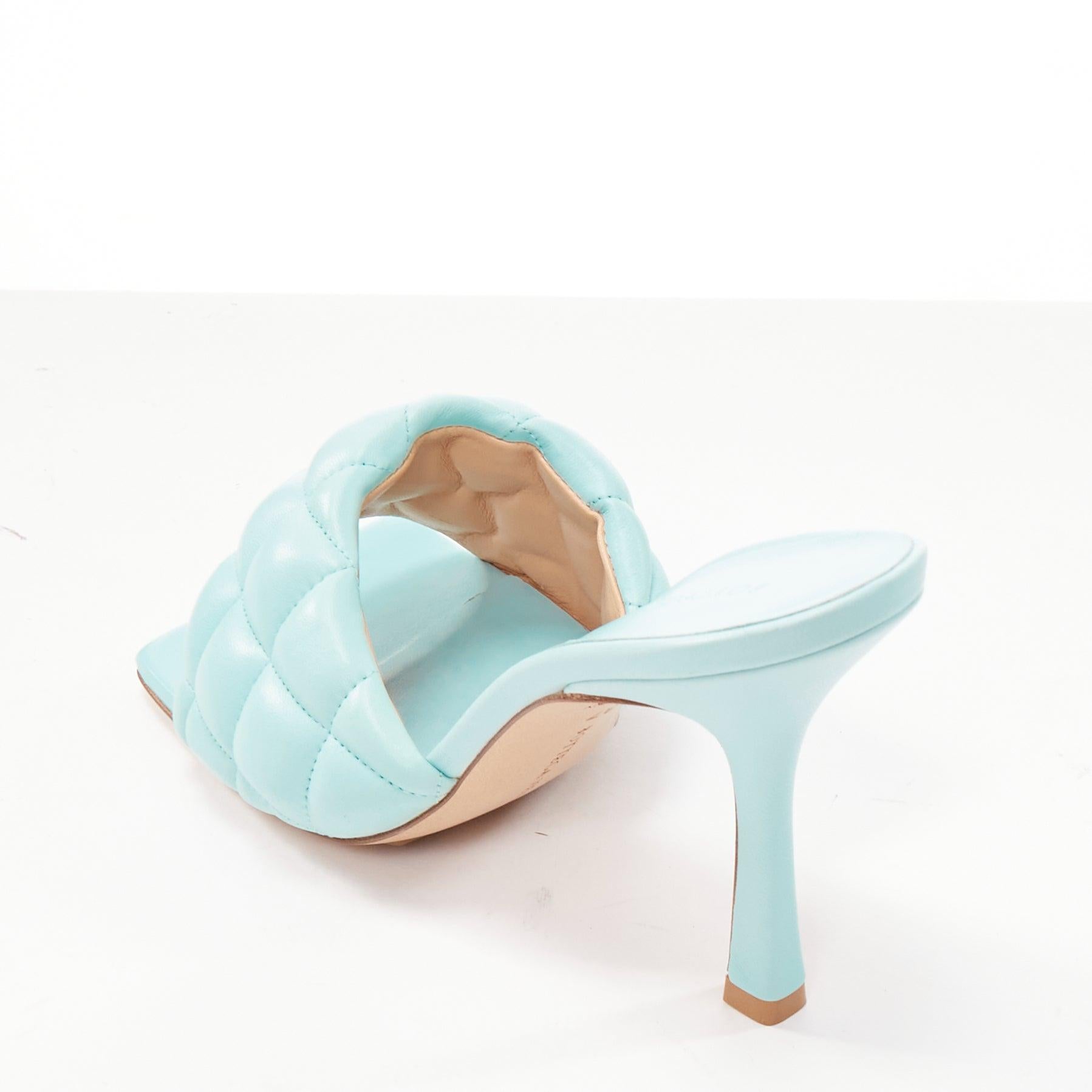 BOTTEGA VENETA Sandalias mule con puntera cuadrada abierta de piel azul Matelasse acolchada EU37 en venta 3
