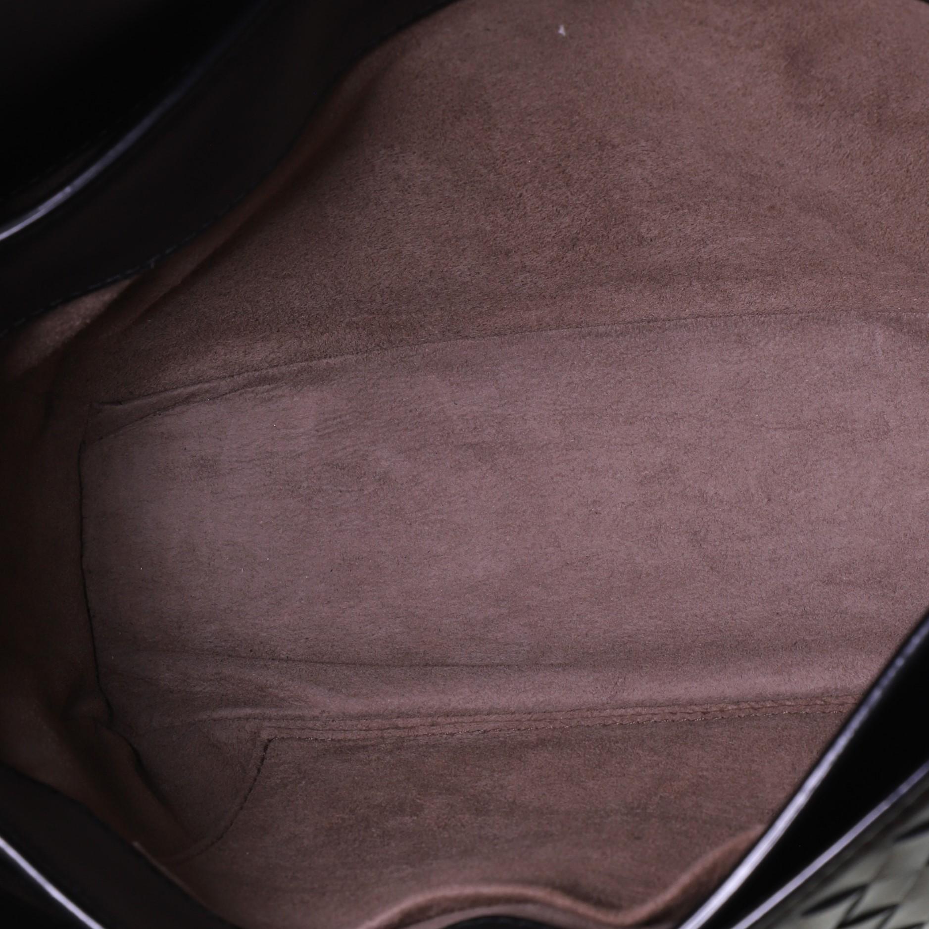 Kleine Intrecciato Nappa Umhängetasche mit Klappenverschluss von Bottega Veneta 1