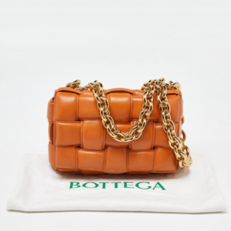 Bottega Veneta Blass Orange Leder Kette Cassette Top Handle Tasche mit Griff oben im Angebot 7