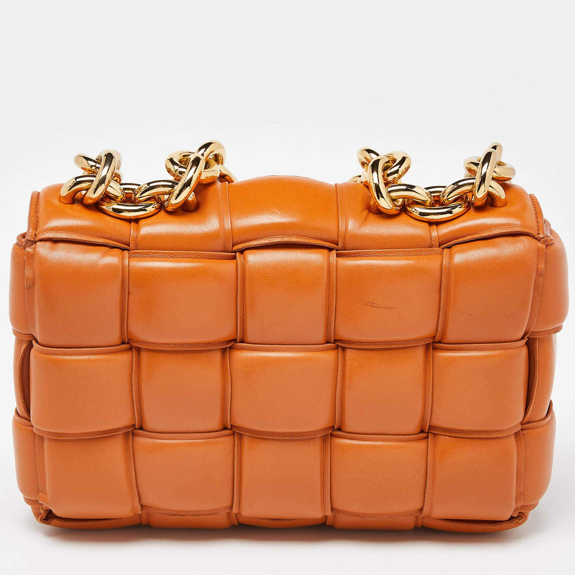 The Cassette bag by Bottega Veneta is all things stylish, trendy, and Instagram-able. With its playful take on the brand's signature house code - the Intrecciato weave, the bag's exterior flaunts a maxi version of the weave. It is crafted from
