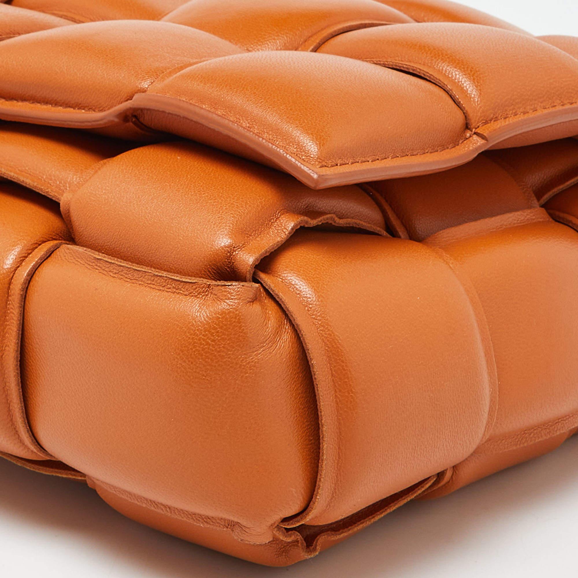 Bottega Veneta Pale Orange Leather Chain Cassette Top Handle Bag In Excellent Condition For Sale In Dubai, Al Qouz 2