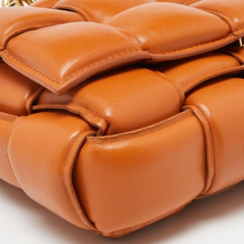 Bottega Veneta Blass Orange Leder Kette Cassette Top Handle Tasche mit Griff oben im Angebot 1