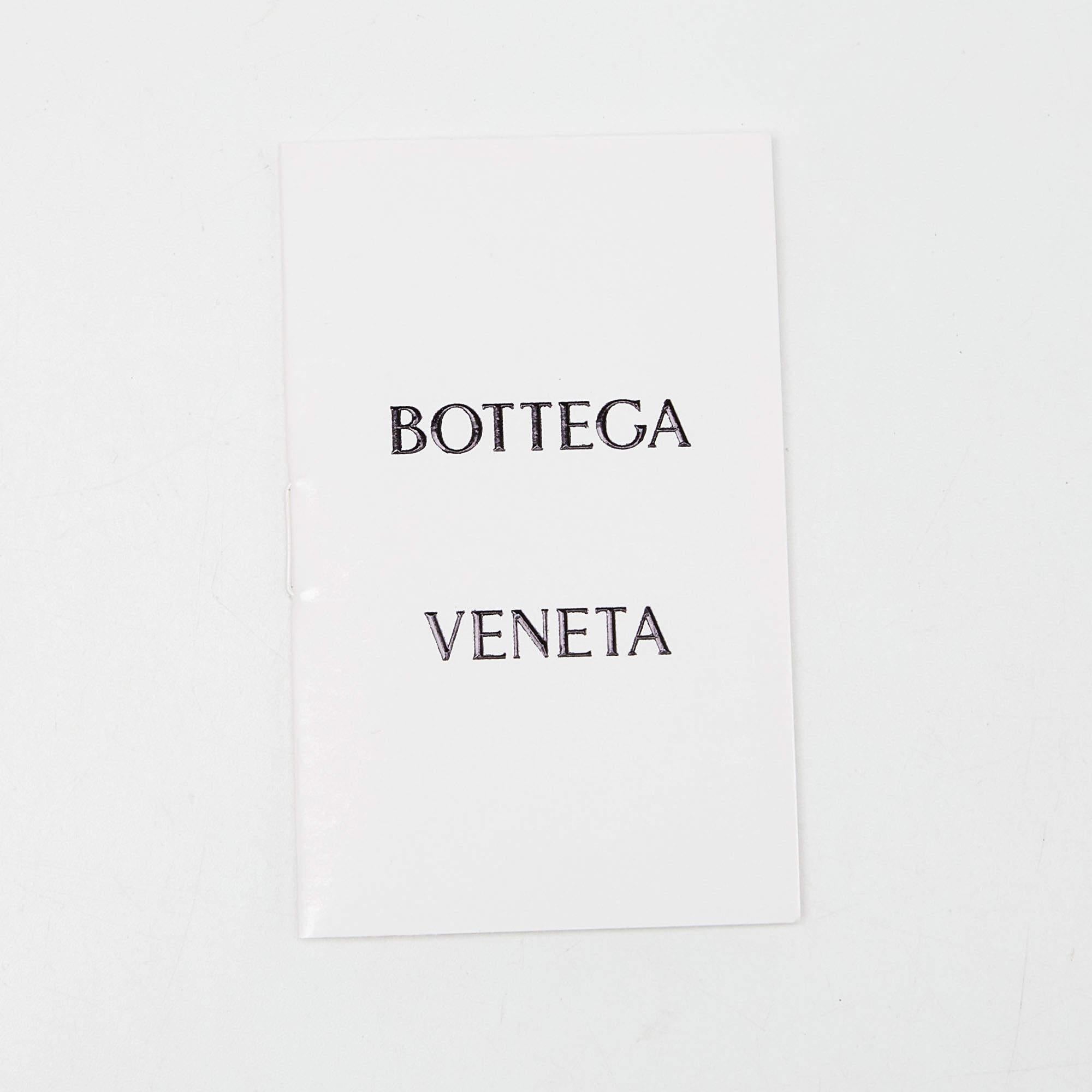 Bottega Veneta Pale Orange Leather Chain Cassette Top Handle Bag For Sale 2