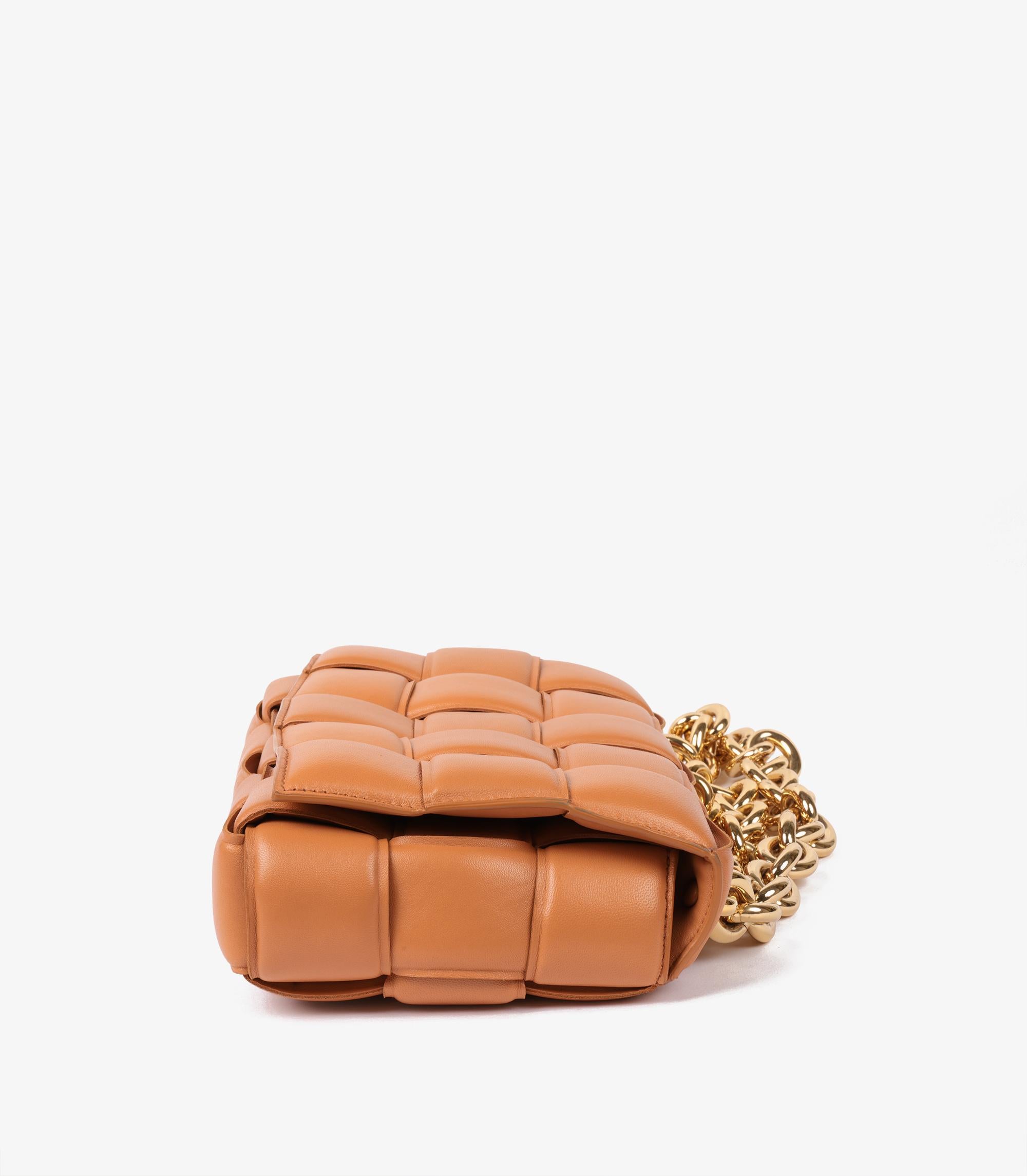 Bottega Veneta Cassetta a catena in pelle di agnello intrecciata arancione pallido in vendita 1