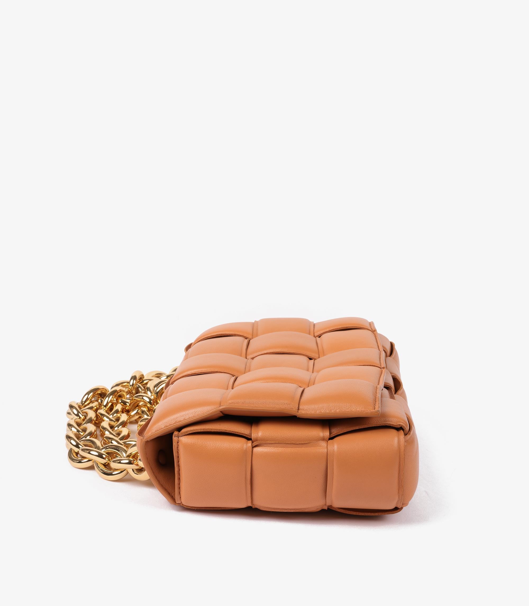 Bottega Veneta Cassetta a catena in pelle di agnello intrecciata arancione pallido in vendita 2
