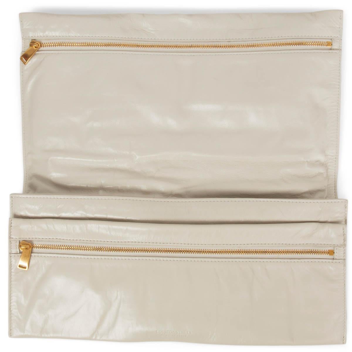Women's BOTTEGA VENETA pale sand beige leather PADDED LEATHER BIFOLD Clutch Bag For Sale