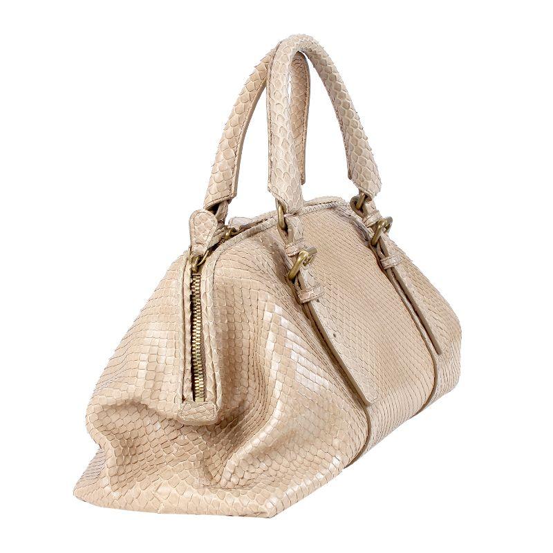 BOTTEGA VENETA blass taupe PYTHON Henkeltasche (Beige) im Angebot