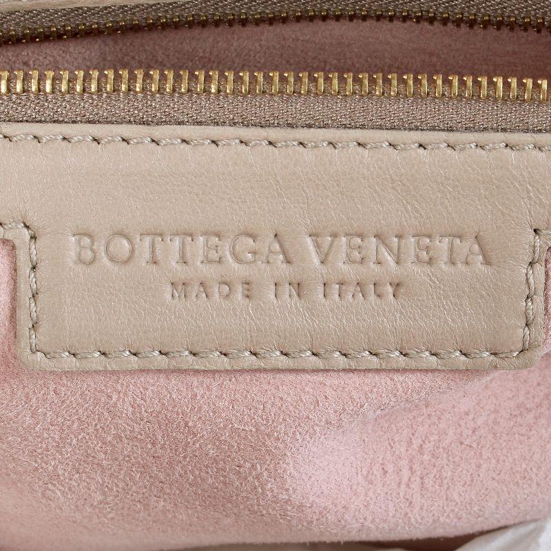 BOTTEGA VENETA blass taupe PYTHON Henkeltasche für Damen oder Herren im Angebot