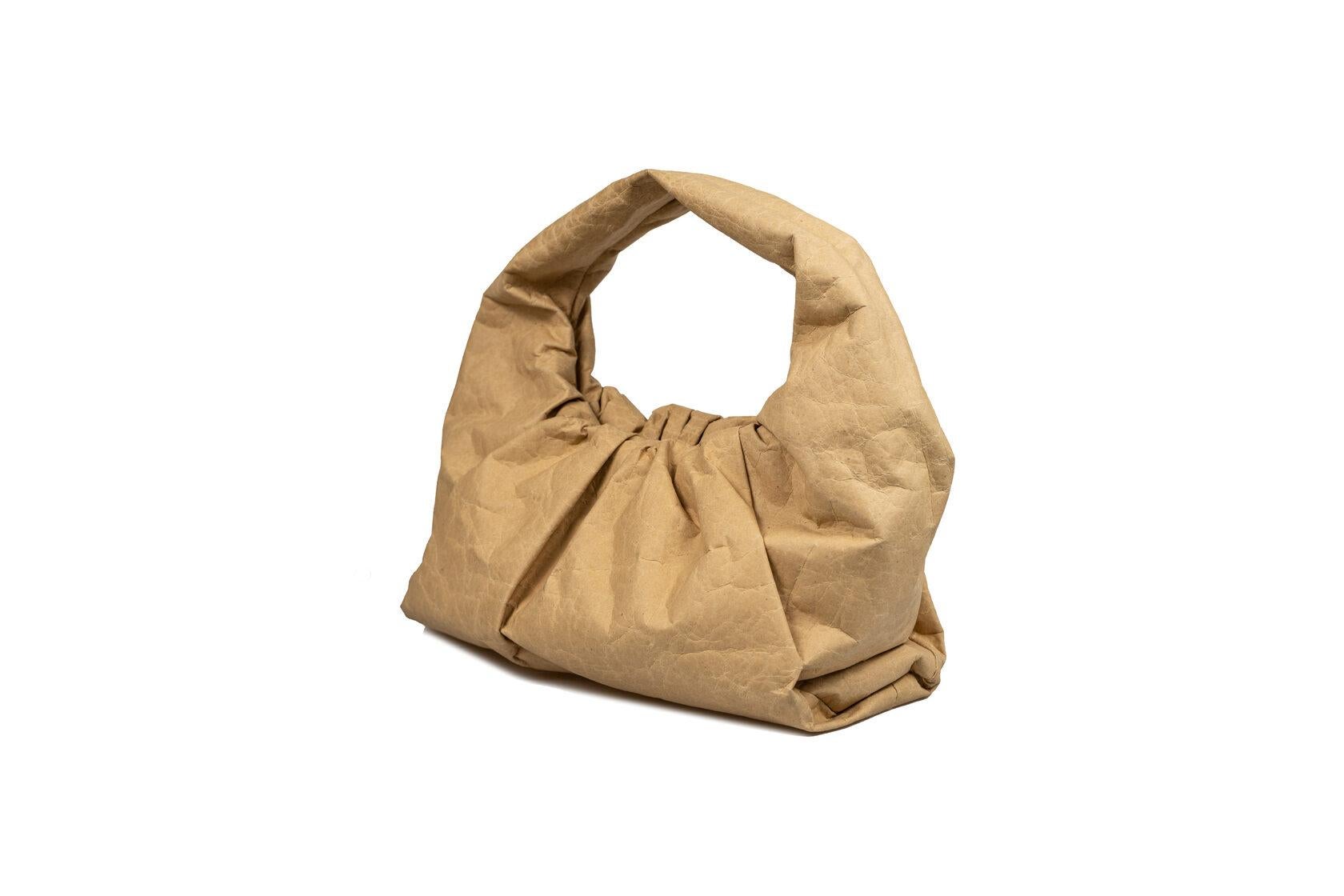 Umhängetasche aus Papier von Bottega Veneta im Angebot 8