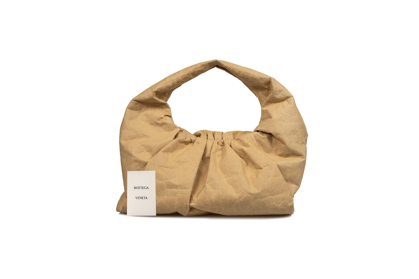 Umhängetasche aus Papier von Bottega Veneta im Angebot 1