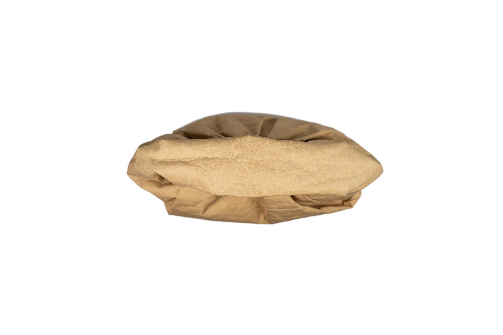 Umhängetasche aus Papier von Bottega Veneta im Angebot 2
