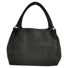 Bottega Veneta Parachute Umhängetasche Intrecciato Schwarz 30cm
