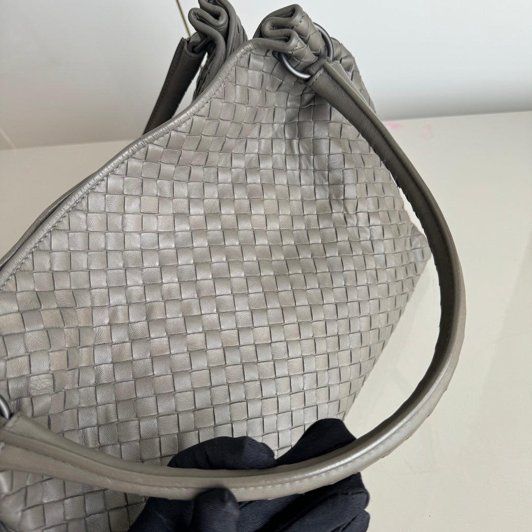 Bottega Veneta Parachute Shoulder Bag Intrecciato Grey 33cm 5