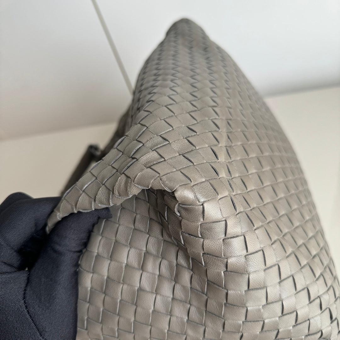 Bottega Veneta Parachute Shoulder Bag Intrecciato Grey 33cm 3