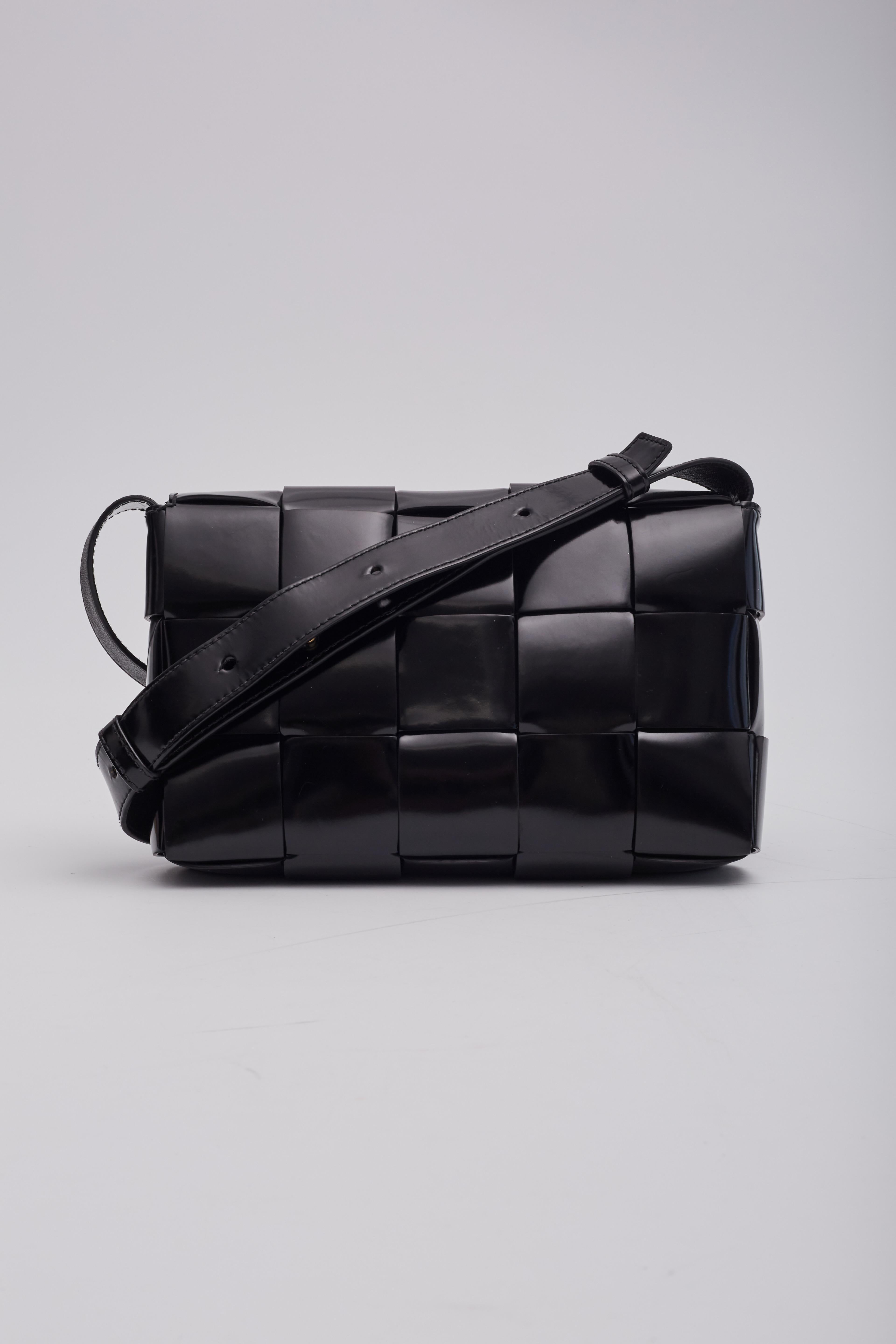 Bottega Veneta Patent Maxi Intrecciato Cassette Crossbody Bag Black For Sale 1