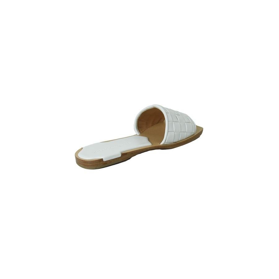 Gray Bottega Veneta Pelle S Cuoio Sandal Optic White For Sale