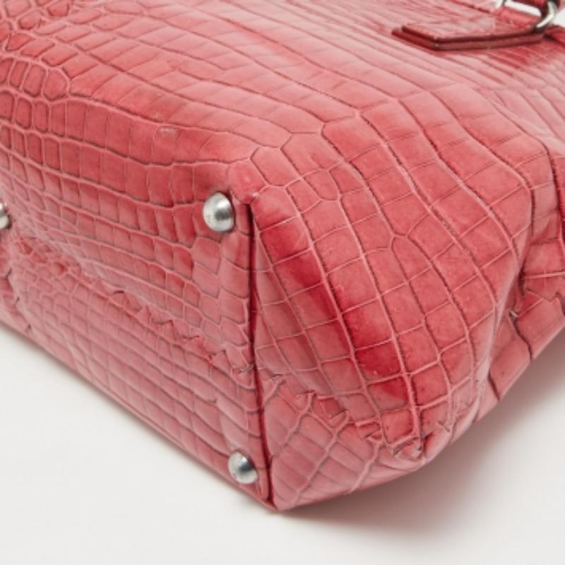 Bottega Veneta Rosa Krokodilrahmen-Tasche im Angebot 1
